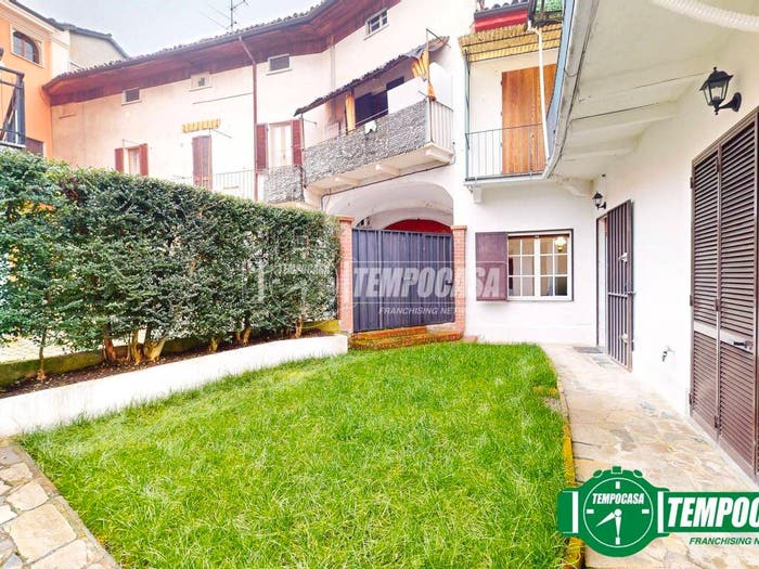 Casa con 6 locali in vendita in Piazza Martiri della Libertà, Mirabello Monferrato
