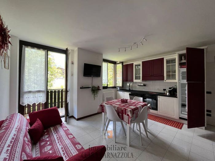 Appartamento trilocale in vendita in Via Monte Palino, Centro, Caspoggio