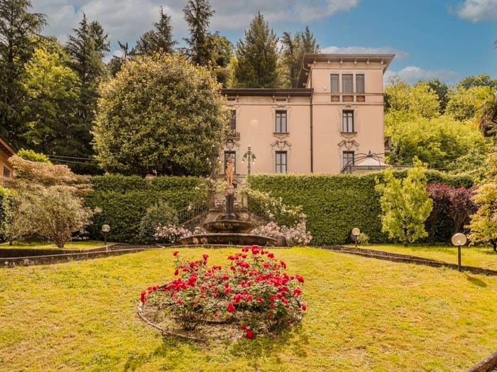 Casa con 6 locali in vendita in Via Farioli, Porto Ceresio