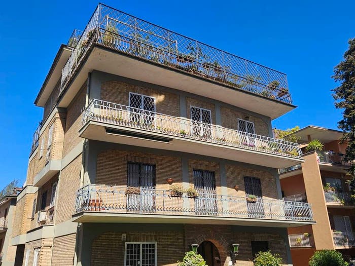 Appartamento quadrilocale in vendita in Via Brunate, Camilluccia Farnesina, Roma
