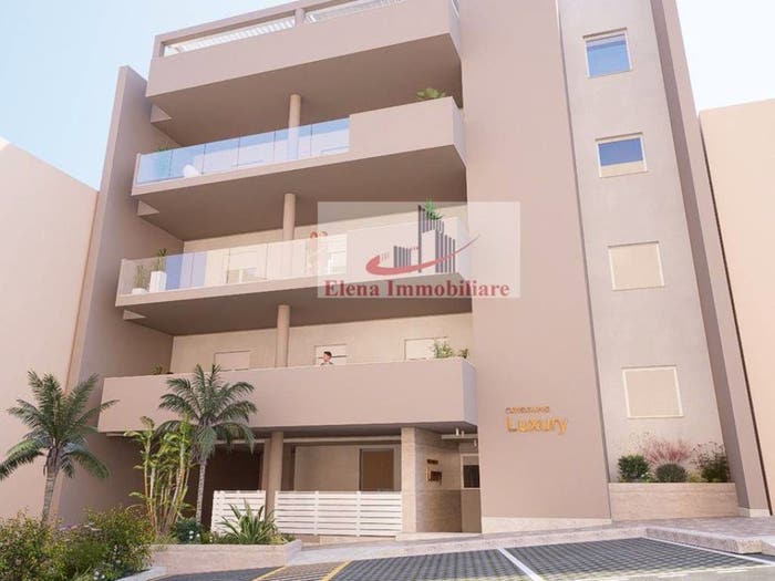 Appartamento con 5 locali in vendita in Via Pier Maria Rosso, Semicentro, Alcamo
