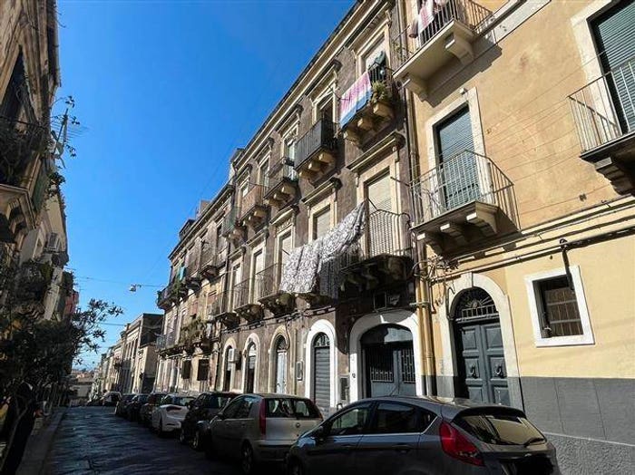 Casa con 6 locali in vendita in Via Carlo Ardizzone, Centro Storico, Catania