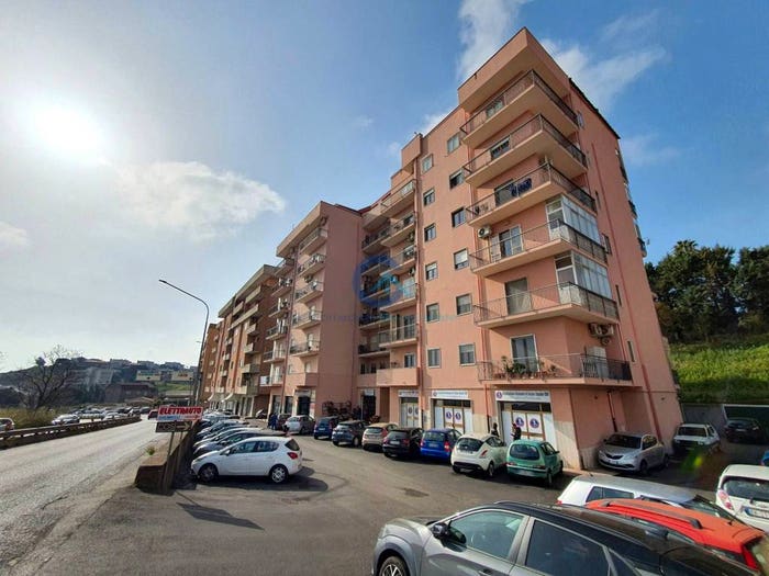 Appartamento con 5 locali in vendita in Viale Vincenzo de Filippis, Sant'Antonio De Filippis, Catanzaro