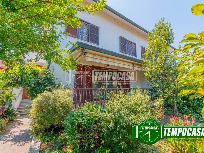 Casa quadrilocale in vendita in Via Treves, Centro, Zibido San Giacomo