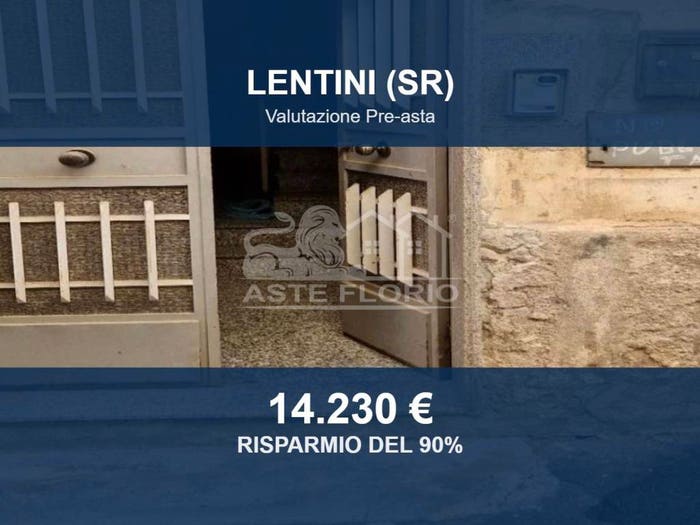 Appartamento con 6 locali in vendita in Via Manin, Lentini