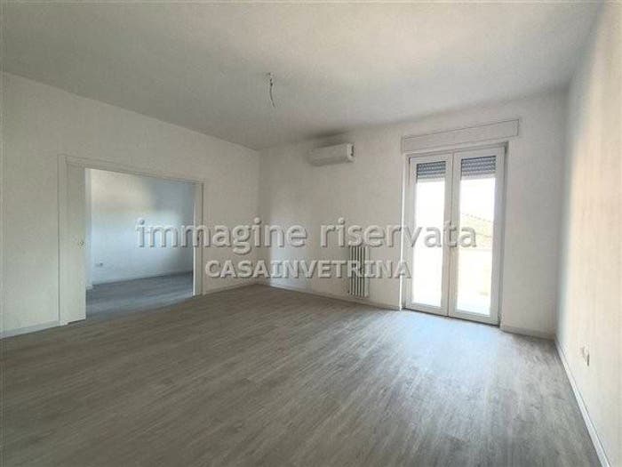 Appartamento con 5 locali in vendita in VIA GIULIO CESARE, Barbanella Verde Maremma, Grosseto