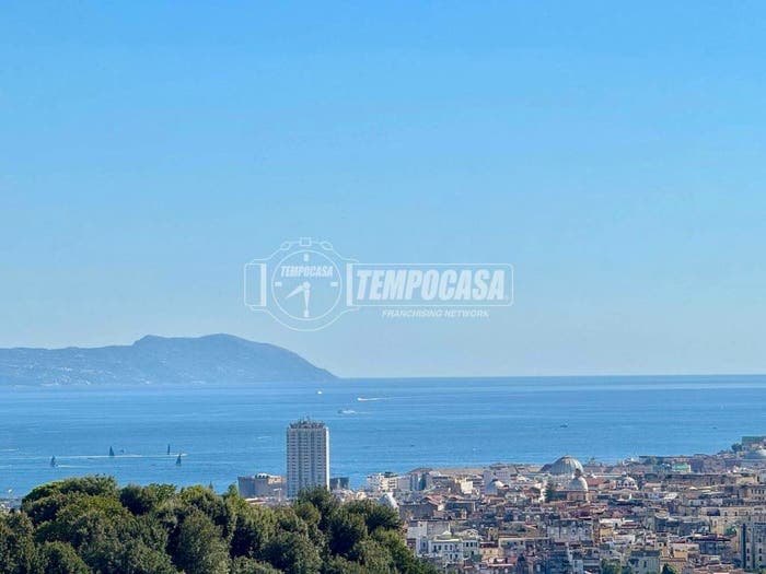 Appartamento quadrilocale in vendita in Viale Colli Aminei, Colli Aminei Capodimonte, Napoli