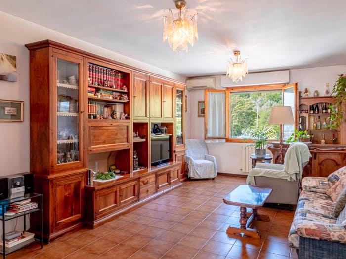 Appartamento con 5 locali in vendita in Via San Martino, Caldine, Fiesole
