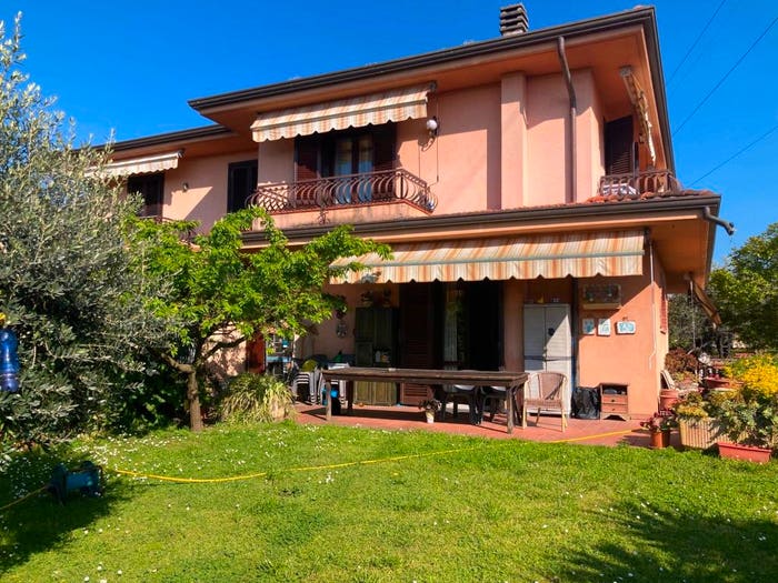 Casa con 6 locali in vendita in Via Godola, Rinchiostra Quercioli, Massa