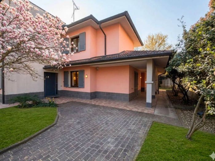 Casa con 6 locali in vendita in Vigorelli, Centro, Casteggio