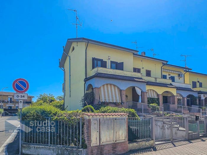 Casa trilocale in vendita in Via Don Luigi Sturzo, Borgo San Giovanni