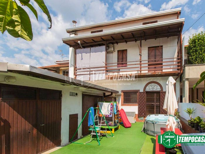 Casa con 5 locali in vendita in Via Cortina d'Ampezzo, Ospedale, Busto Arsizio