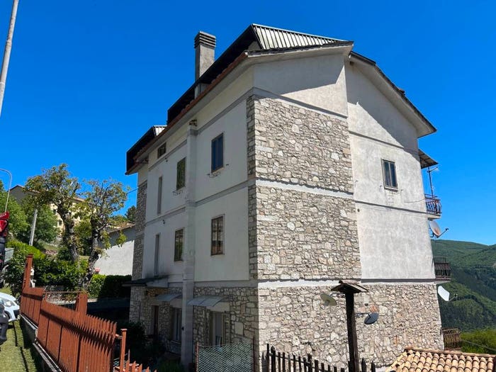 Appartamento trilocale in vendita in Viale della Grande Italia, Ruscio, Monteleone di Spoleto