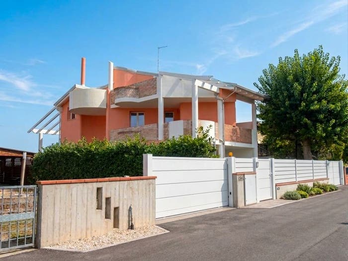 Casa con 6 locali in vendita in Borgo Dicembre, Centro, Bagnacavallo