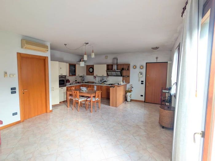 Appartamento quadrilocale in vendita in Via Duca d'Aosta, Centro, Arzignano