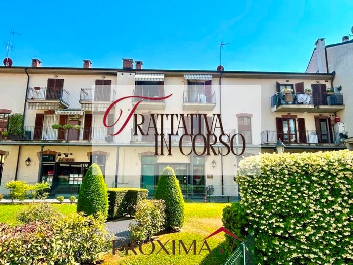 Appartamento quadrilocale in vendita in Via Padre Reginaldo Giuliani, Centro Storico, Chieri
