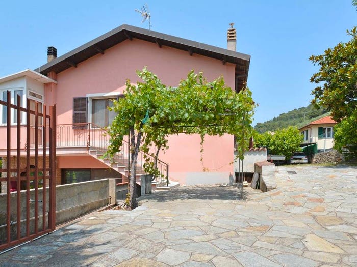 Casa con 6 locali in vendita in Via dei Gumbi, San Simone, San Bartolomeo al Mare
