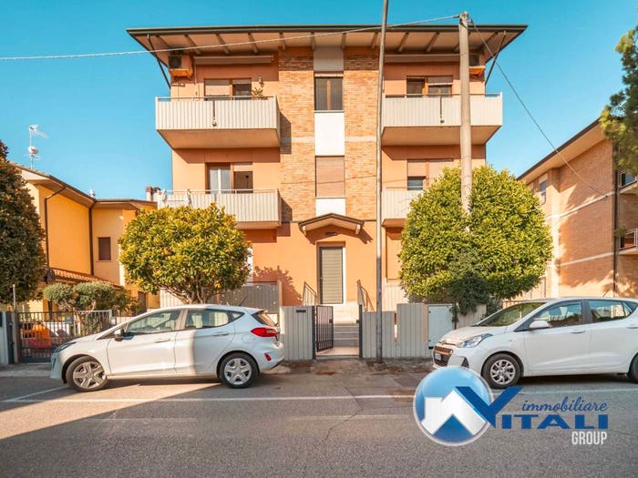 Appartamento con 6 locali in vendita in Via Pegli, Ippodromo, Cesena