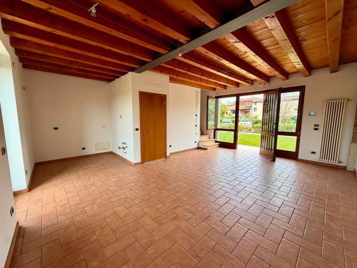Casa trilocale in affitto in Via Belvedere, Poiano, Verona