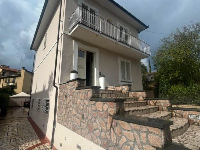 Casa con 6 locali in vendita in Centro, Poggio a Caiano