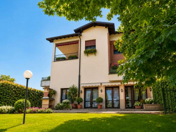 Casa quadrilocale in vendita in via papa giovanni XXIII, Lesmo