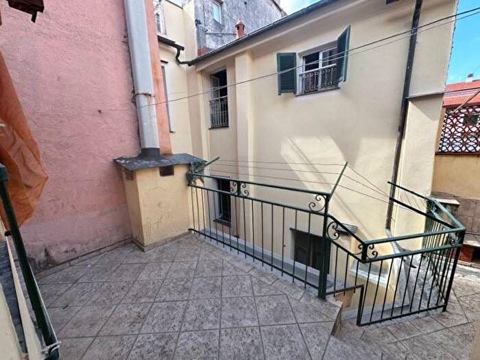 Appartamento con 5 locali in vendita in Via Giuseppe Siccardi, Centro, Loano