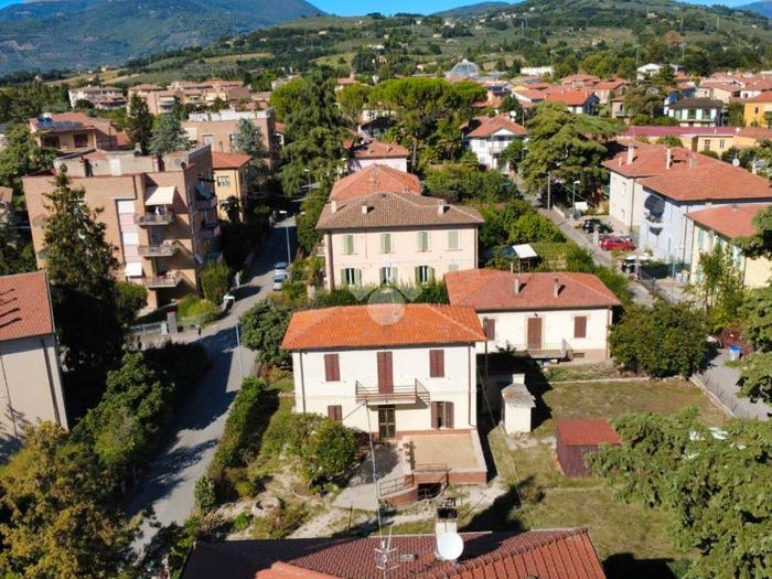 Casa trilocale in vendita in Via fornaci, Viale Firenze Paciana, Foligno