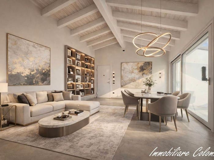 Casa quadrilocale in vendita in Via Giacomo Matteotti, Cabiate