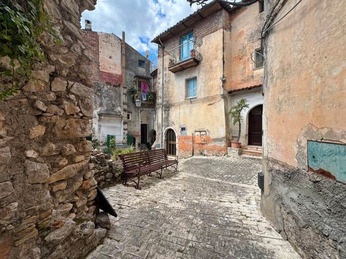 Appartamento trilocale in vendita in Via Santa Maria, Maranola Trivio, Formia