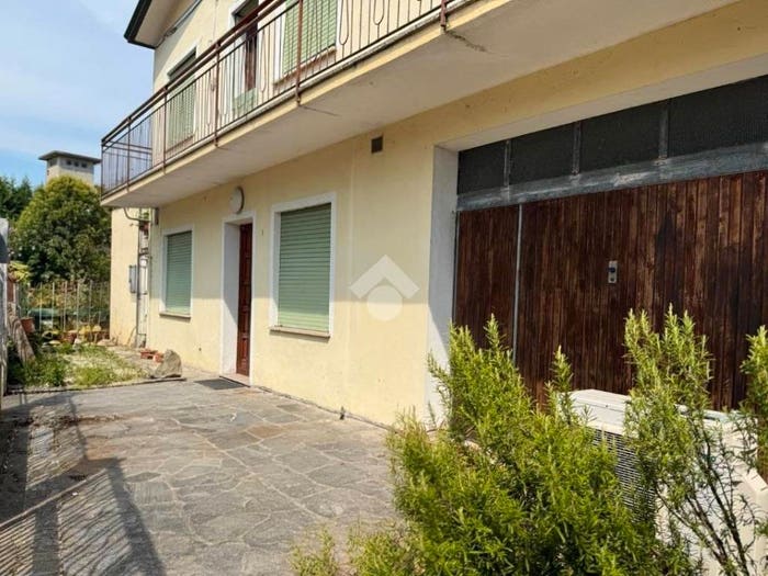 Appartamento trilocale in vendita in Via figaroli, Centro, Due Carrare