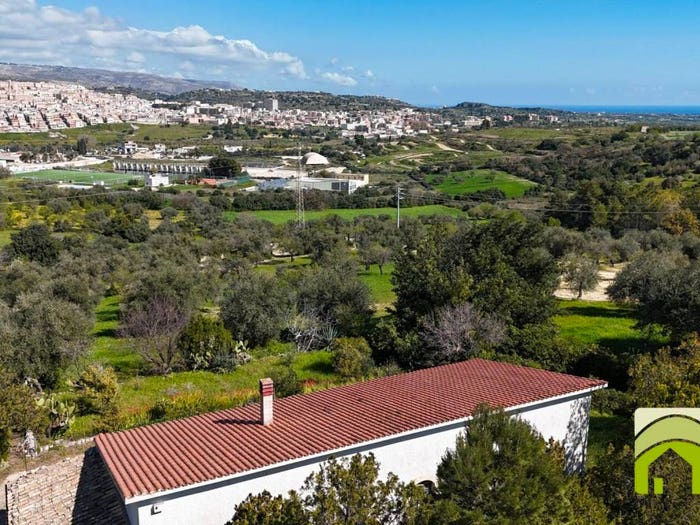 Casa con 6 locali in vendita in Strada Provinciale GioiZupparda, Noto