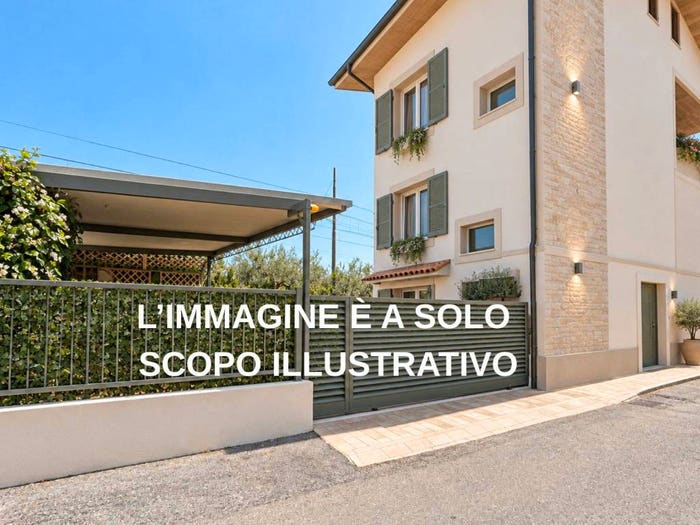 Casa con 6 locali in vendita in Via Cristoforo Colombo, Centro, Pineto