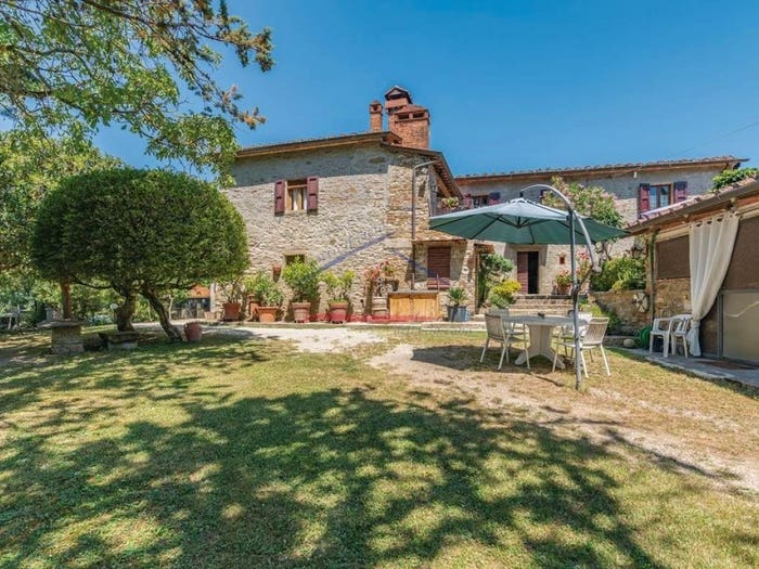 Casa con 6 locali in vendita in Via del Paradiso, Centro, Capolona