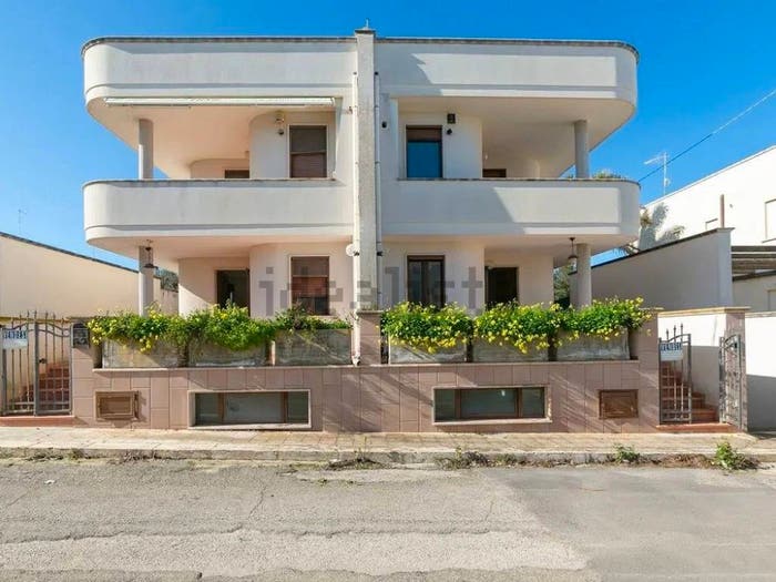 Casa con 6 locali in vendita in Via Mezzaluna, Torre Santa Sabina, Carovigno