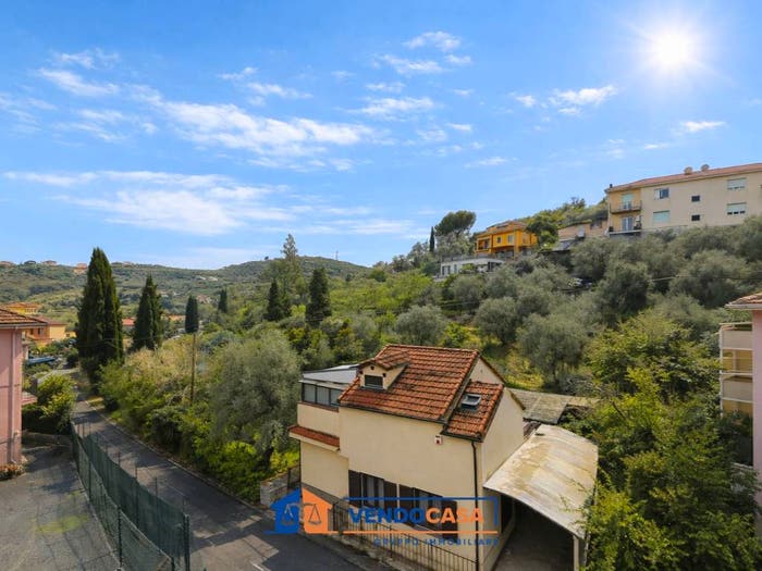 Appartamento trilocale in vendita in Via del Cantalupo, Caramagna, Imperia