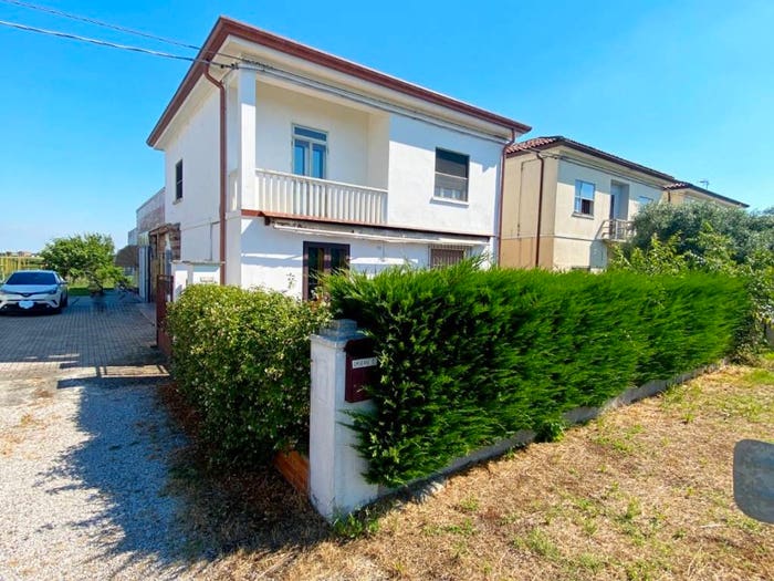 Casa con 6 locali in vendita in Via Copparo, Baura Correggio, Ferrara