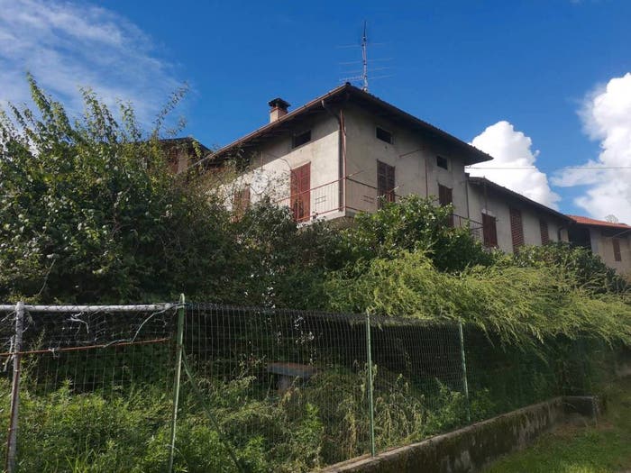 Casa con 6 locali in vendita in Contrada California, Cocquio, CocquioTrevisago