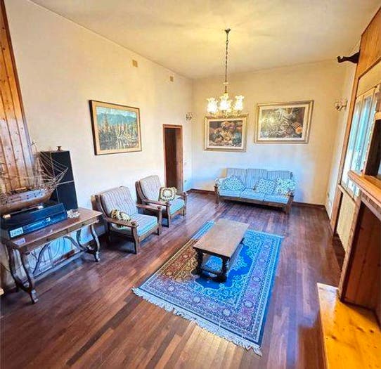Casa con 6 locali in vendita in Longastrino, Argenta