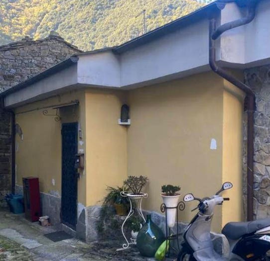 Casa trilocale in vendita in Frazione Montalto Ligure Via Montà, Montalto Carpasio