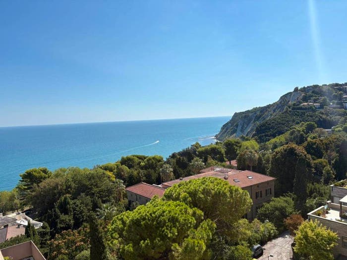 Appartamento con 5 locali in vendita in Adriatico, Ancona