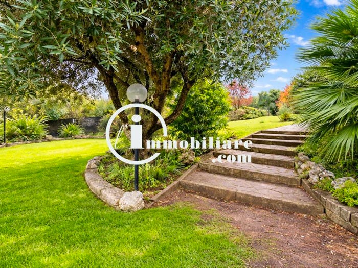 Casa con 6 locali in vendita in Clivo delle Case Basse, Acilia, Roma