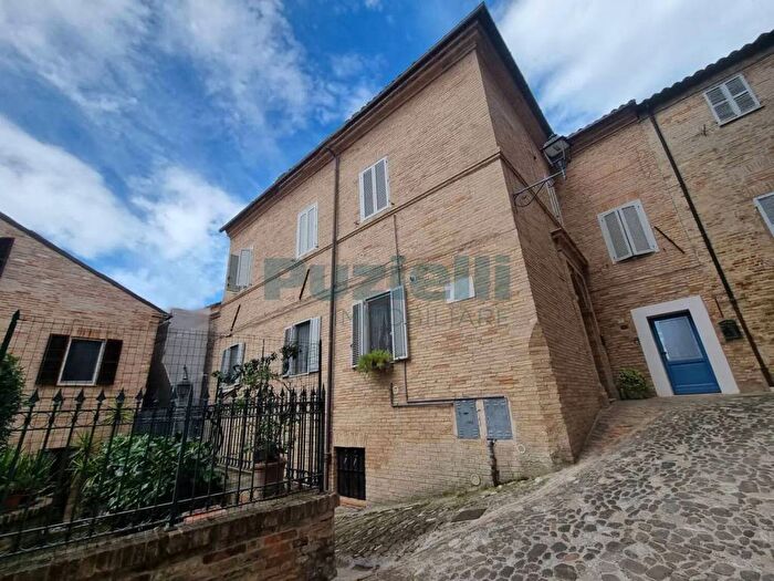 Appartamento con 5 locali in vendita in Via Bergamasca, Centro, Fermo