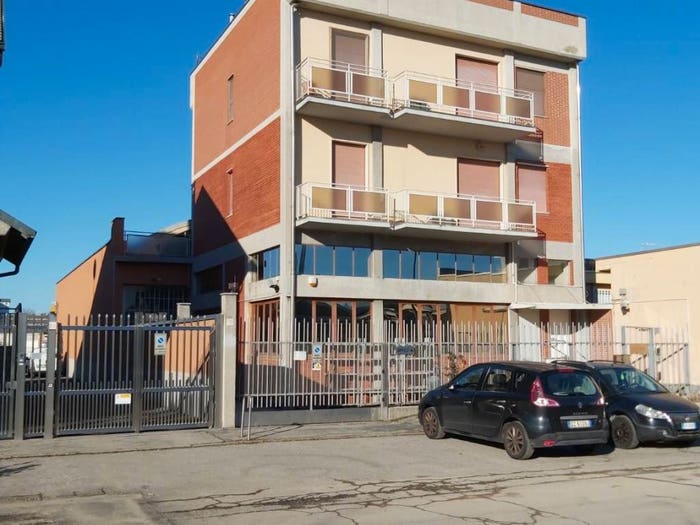 Casa con 6 locali in vendita in Via Monferrato, Corsico