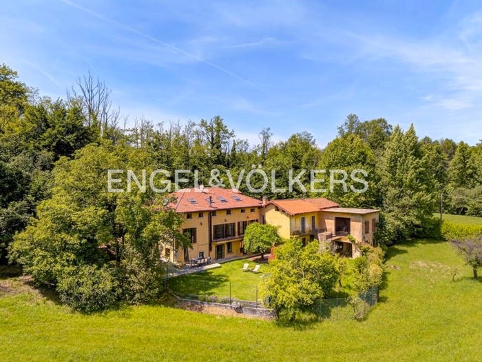 Casa con 6 locali in vendita in Via del Molino, Castello di Brianza