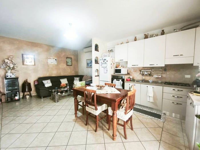Appartamento trilocale in vendita in Via Ciro Menotti, Centro, Ponsacco