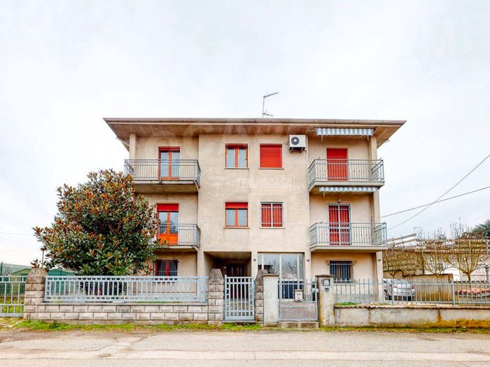 Casa con 6 locali in vendita in Via del Salice, Frazioni Nord, Cento