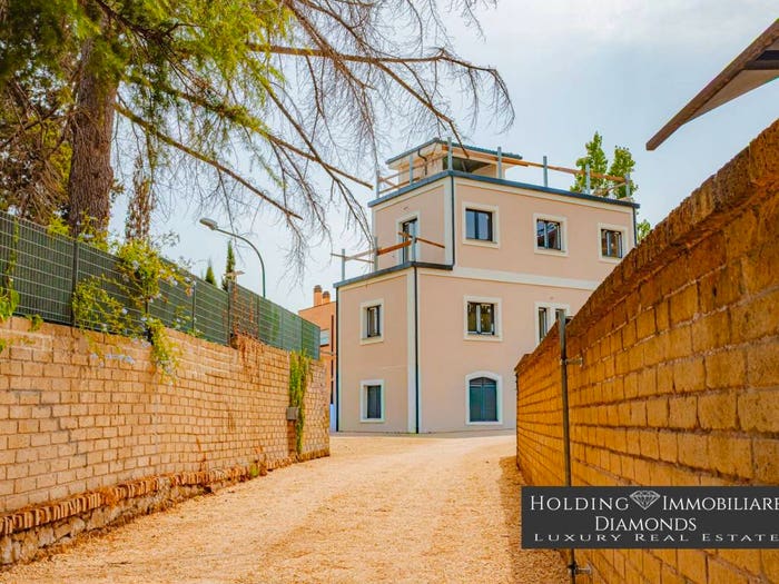 Casa con 6 locali in vendita in Via del Casale Avenali, Cortina d'Ampezzo, Roma