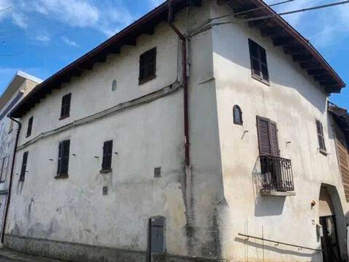 Casa con 6 locali in vendita in Via Candida Ottazzi, Maranzana