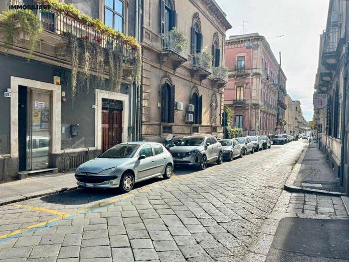 Appartamento con 5 locali in vendita in Via Musumeci, XX Settembre Tribunale, Catania