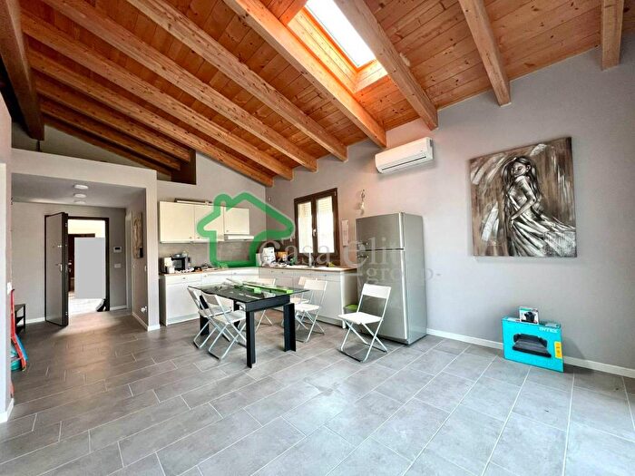 Appartamento quadrilocale in vendita in Via Vecchio Bersaglio, Città Bassa Laghi, Lodi
